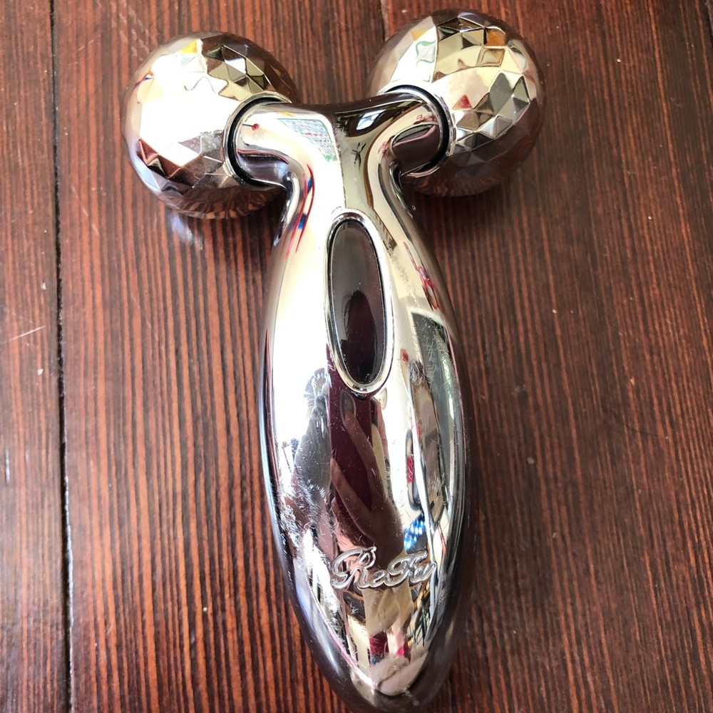 Authentic refa face roller
